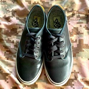 Vans Ultra Cush women’s leather tie shoes size 7.5